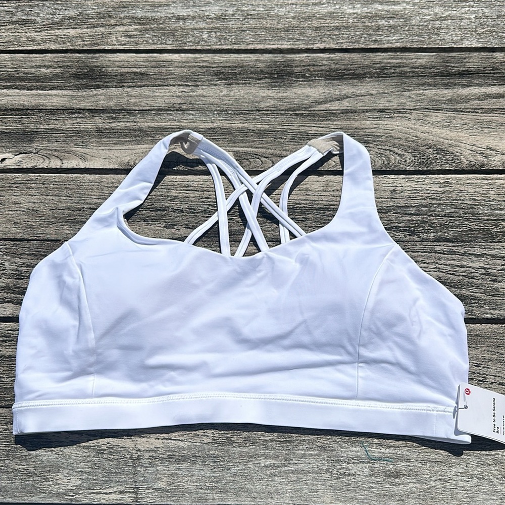 GUC Lululemon Free To Be Serene Bra White size 8 C/D